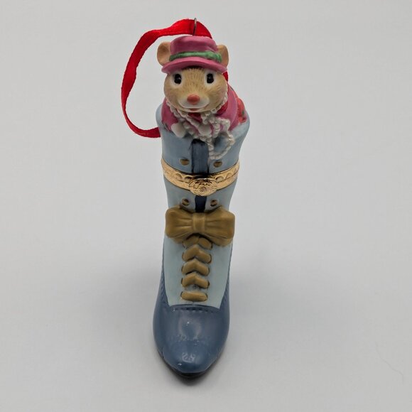 Hallmark Keepsake Fashion Afoot 2002, 3rd Final in the Series Porcelain Ornament - Picture 3 of 12